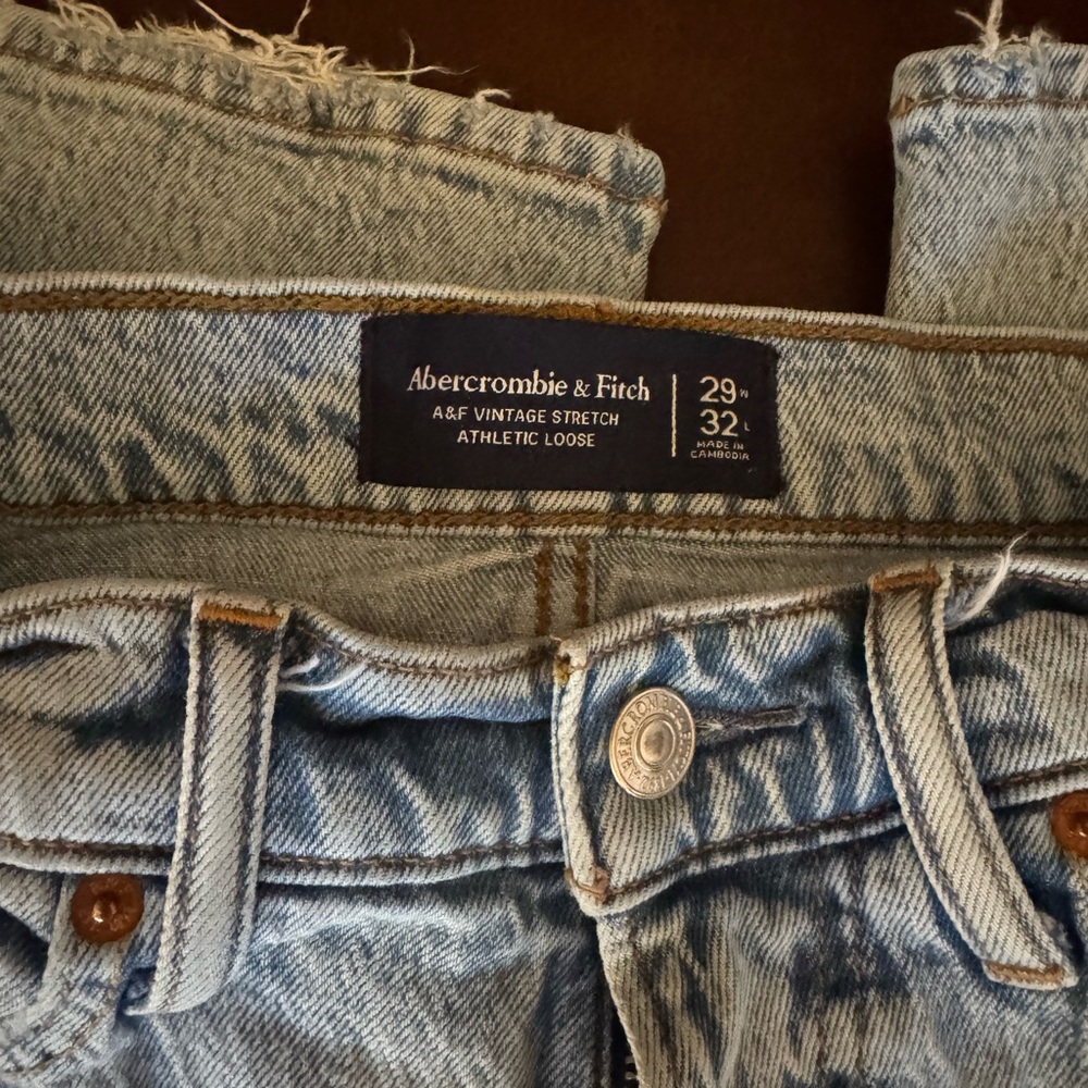 Abercrombie & Fitch Athletic Loose Jeans – Size 29x32 - Picture 2 of 6